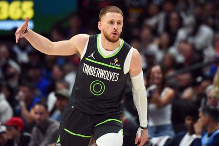 Timberwolves Guard DiVincenzo Sidelined with Leg Injury Against Nuggets