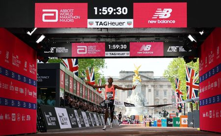 Kenyan Runner Makes History, Breaks 2-Hour Marathon Barrier in London