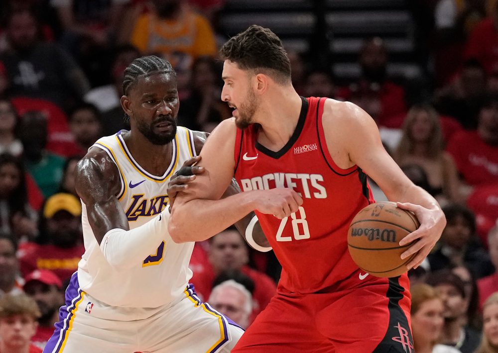 Lakers Center Thrown Out After Hitting Rockets Player in Face with Elbow