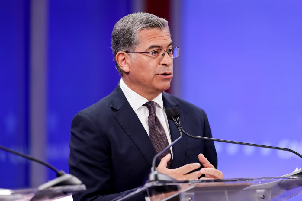 Eight Candidates Set for California Governor Debate as Voting Approaches
