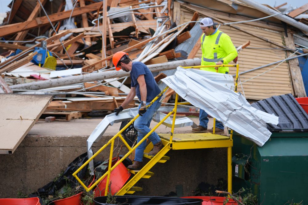 Devastating Tornado Strikes Texas City, Injures 5 and Destroys Buildings