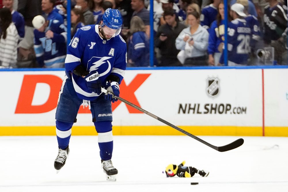Tampa Bay Lightning Face Elimination After Home Loss to Montreal