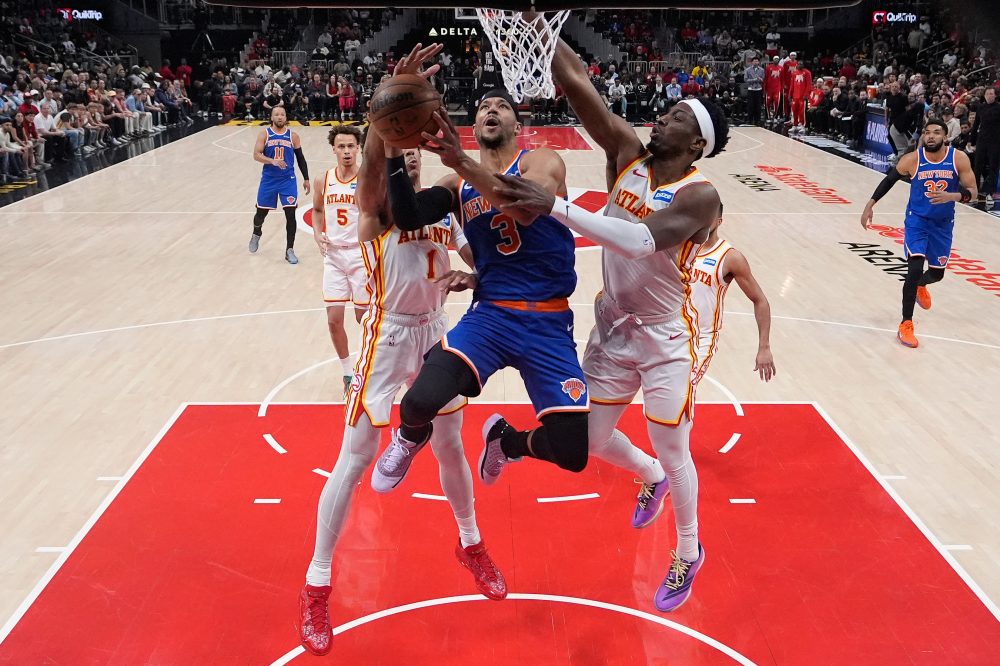Knicks Crush Hawks with Record-Breaking 47-Point Halftime Lead in Playoffs