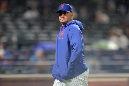 Mets Keep Manager Mendoza Despite Worst Start in Franchise History