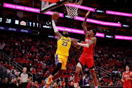 Lakers Eliminate Rockets in Game 6, Advance to Face Thunder