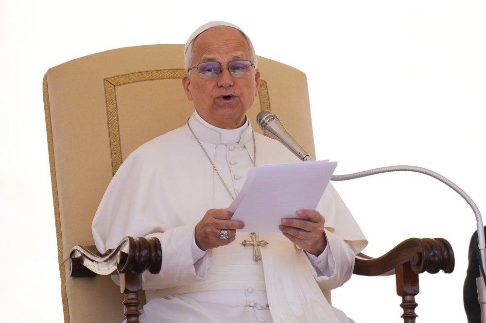 American Pope Leo XIV Urges Wealthy Catholics to Continue Charitable Giving