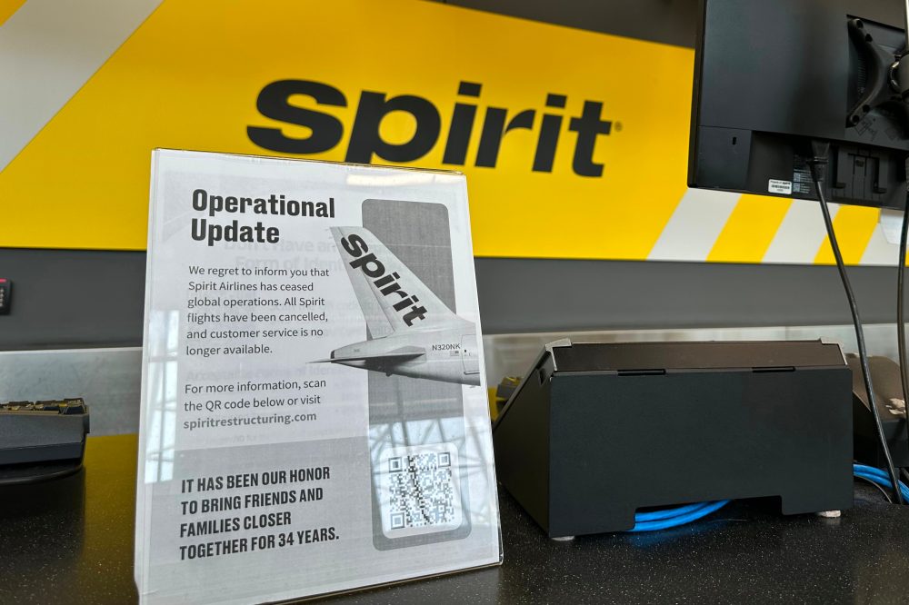 Spirit Airlines Collapse Leaves Travelers Scrambling for Alternatives and Refunds