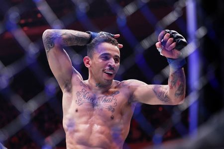 Brazilian Fighter Prates Defeats Australian in Perth UFC Main Event
