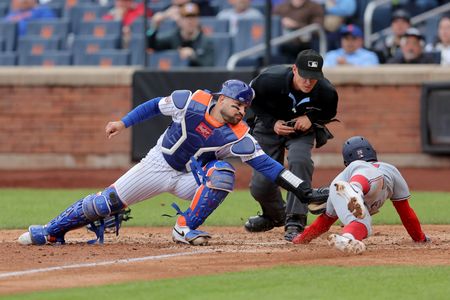 Mets Backup Catcher Torrens Signs $11.5M Extension Through 2028