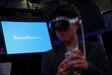 Berkshire Hathaway Investors Reject Employee Oversight Study at Annual Meeting