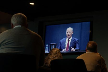 New Berkshire CEO Greg Abel Faces Challenge Following Warren Buffett’s Legacy