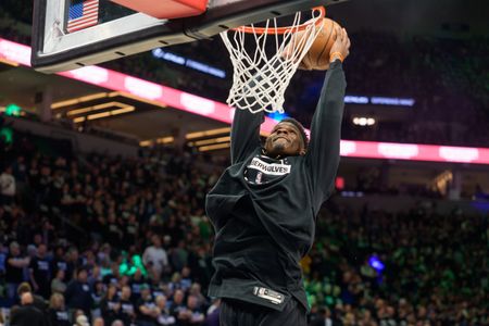 Timberwolves Star Edwards May Return Ahead of Schedule for Playoff Opener