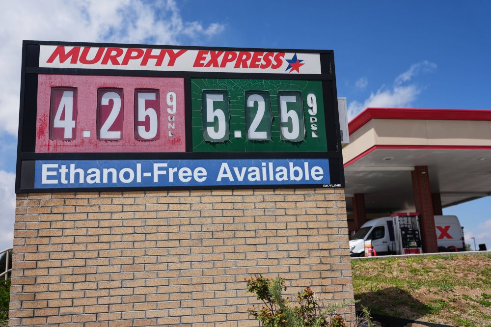 Gas Price Jump Creates Growing Economic Divide for American Families