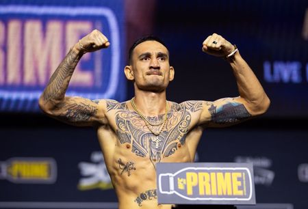 UFC Fighter Holloway Training for McGregor Bout Without Signed Contract