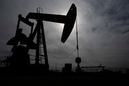 Federal Probe Examines $7B Oil Bets Made Before Trump Iran Announcements