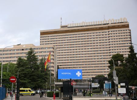 Spain Prepares Emergency Evacuation of Cruise Ship After Deadly Hantavirus Outbreak