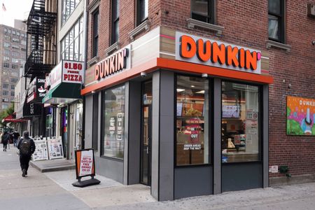 Restaurant Giant Behind Dunkin’ and Arby’s Seeks to Go Public