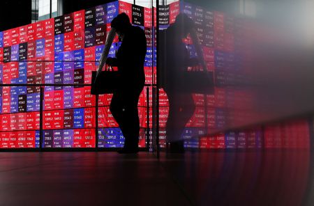 Stock Futures Drop, Dollar Rises as US-Iran Peace Talks Stall