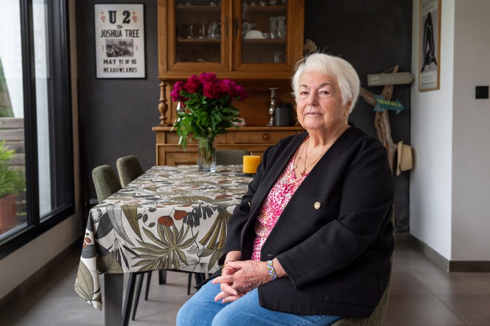 French Widow, 85, Shares Details of Immigration Detention Experience