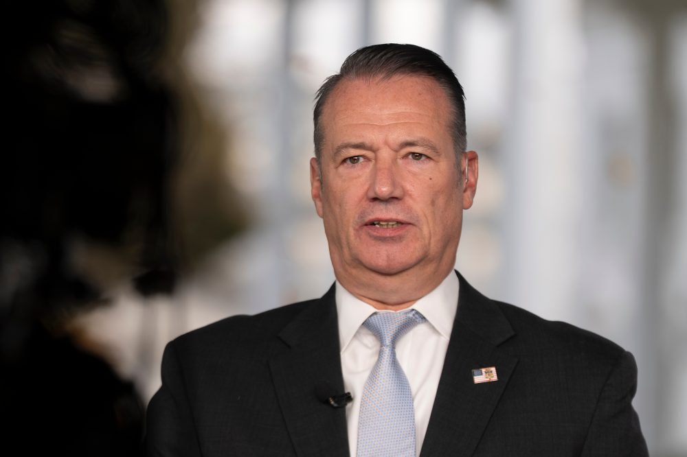 Ex-Private Prison Executive Named Acting ICE Director