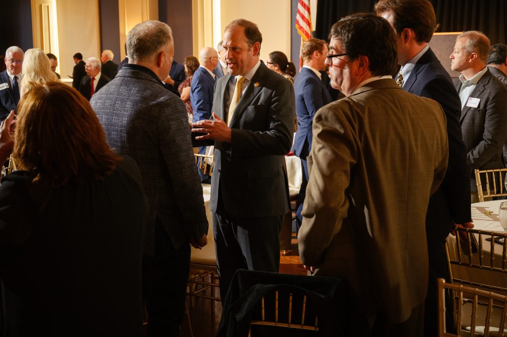 Kentucky GOP Candidates Navigate Tricky Relationship with Departing McConnell