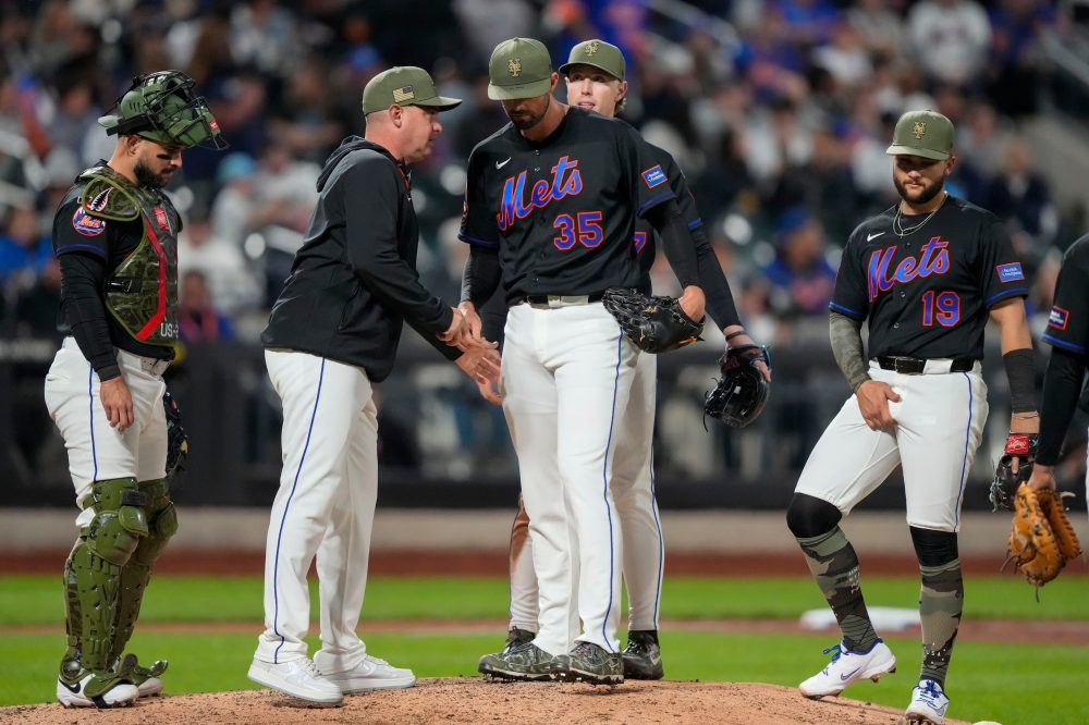 Mets Starter Clay Holmes Out Indefinitely with Broken Leg from Line Drive