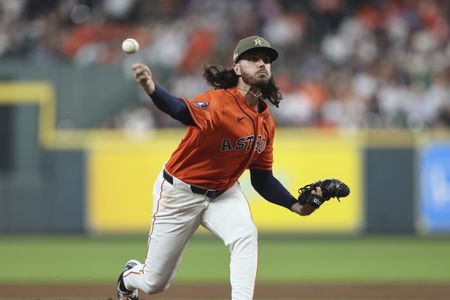 Astros Pitcher Arrighetti Nearly Throws No-Hitter in 2-0 Win Over Rangers