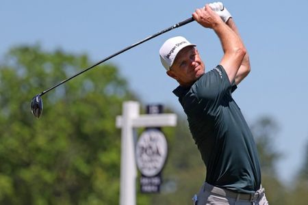 Three Golfers Fire 65s as PGA Championship Course Conditions Ease