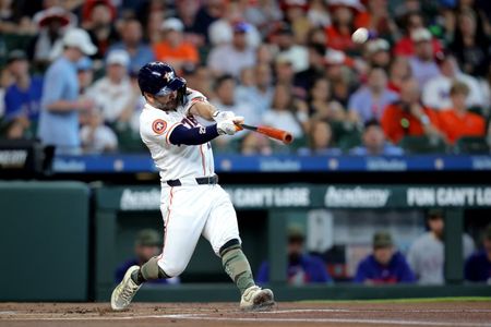 Houston’s Altuve Sidelined with Oblique Injury, Joins Growing IL List