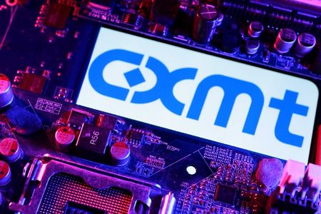 Chinese Memory Chip Giant Forecasts Massive Revenue Jump Amid AI Boom