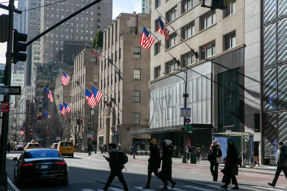 NYC Woman Dies After Falling Into Open Manhole on Manhattan Street