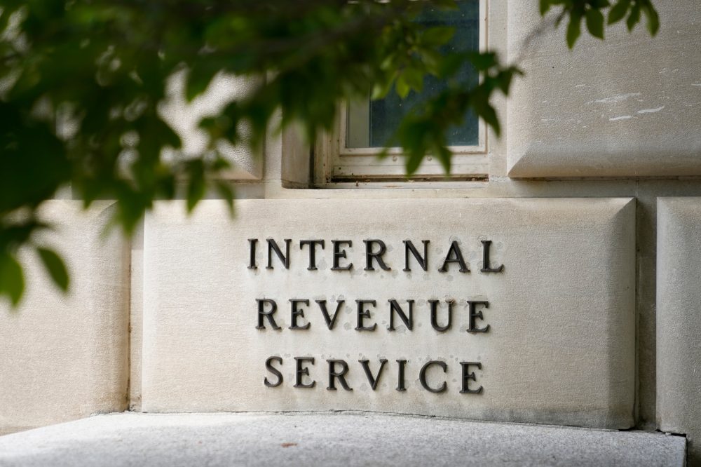 Financial Experts Share Year-Round Tax Planning Strategies to Maximize Savings