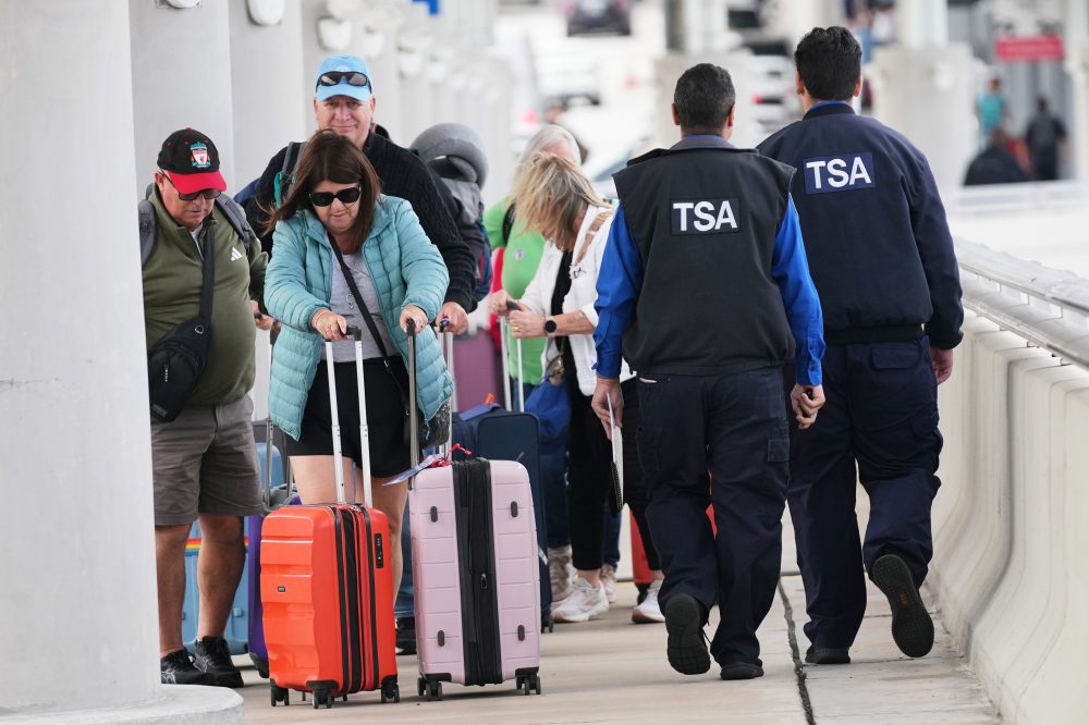 House Panel Weighs TSA Changes as Trump Pushes Private Airport Security