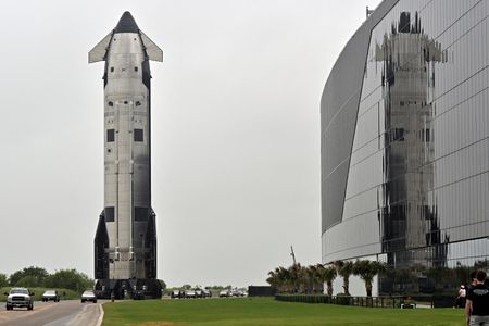 SpaceX Files for Record-Breaking $1.75 Trillion IPO