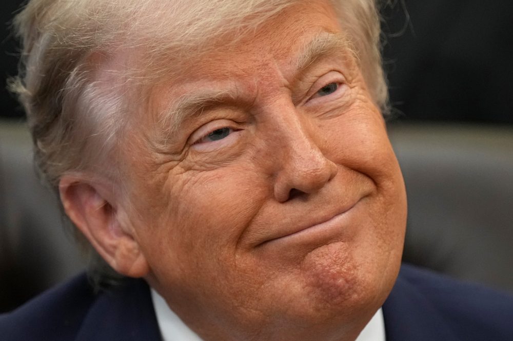 Trump Visits Competitive NY District to Promote Tax Changes Amid Economic Concerns