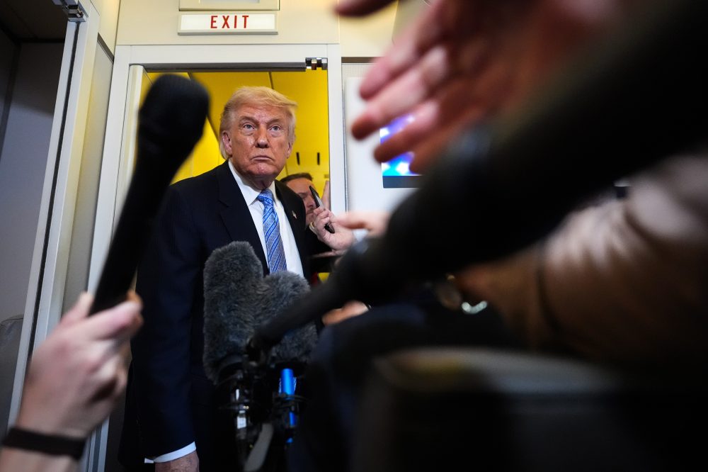 Trump Visits New York Swing District Despite Economic Approval Struggles