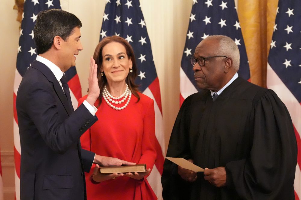 Kevin Warsh Takes Oath as New Federal Reserve Chair at White House Ceremony