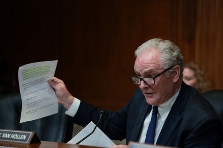Lawmakers Split Along Party Lines Over Potential Iran Peace Agreement