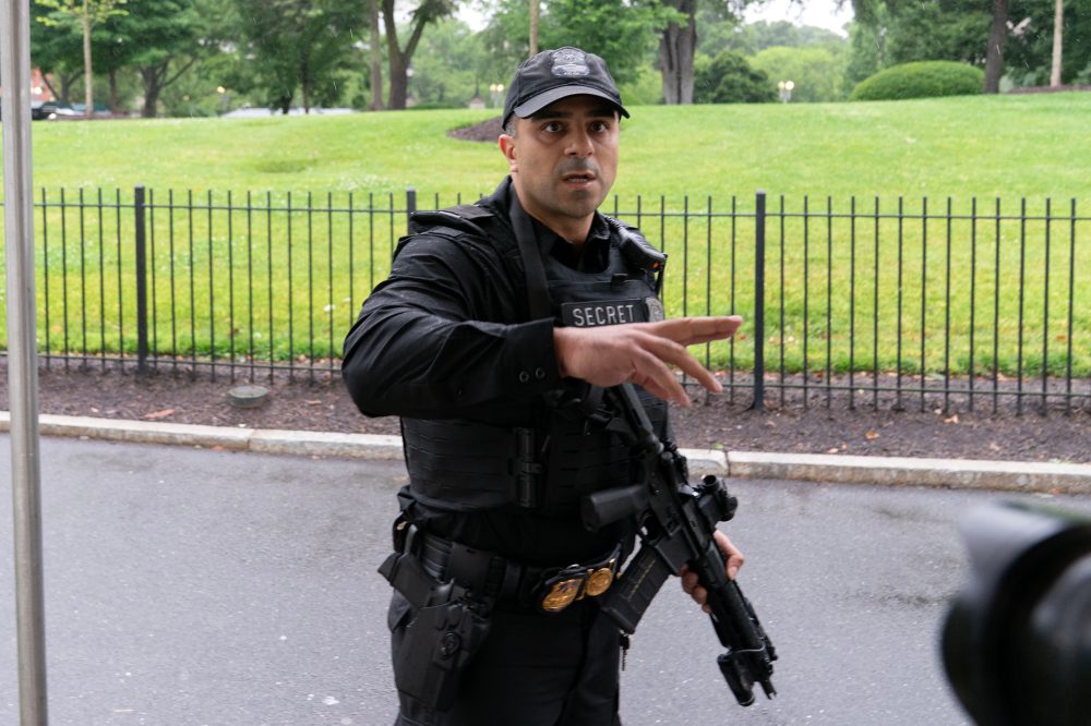 Gunman Opens Fire at White House Security Checkpoint, Bystander Wounded