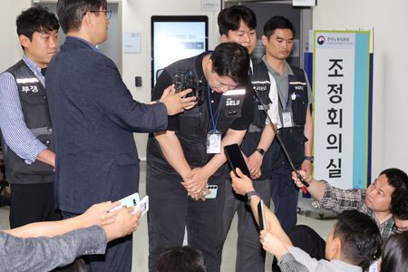 Workers Union Seeks Court Order to Stop Samsung Pay Deal Vote