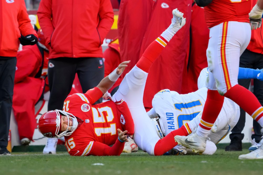 Chiefs QB Mahomes Returns to Practice 5 Months After Knee Surgery