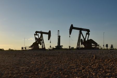 Oil Prices Drop as Traders Monitor US-Iran Diplomatic Efforts