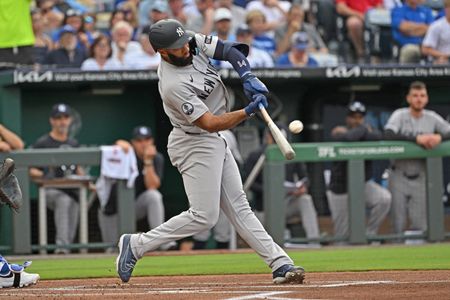 Yankees Launch 6 Home Runs in Dominant 15-1 Victory Over Royals