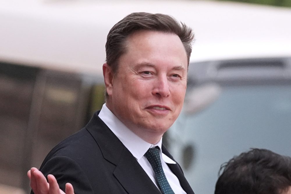 Corporate CEO Pay Jumps Nearly 6% to $17.7 Million While Workers See Smaller Gains