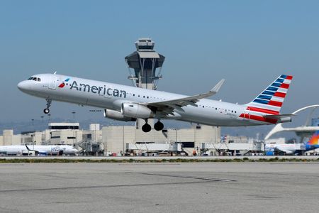 American Airlines Maintains Profit Outlook Despite Rising Fuel Costs