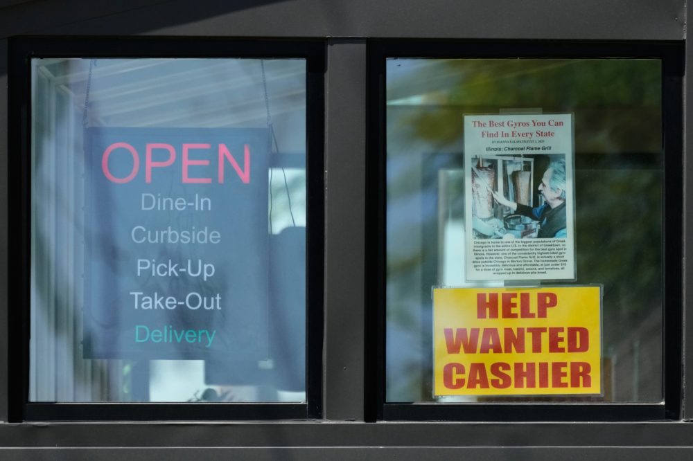 Weekly Unemployment Claims Tick Up to 215,000 Amid Iran Conflict Concerns