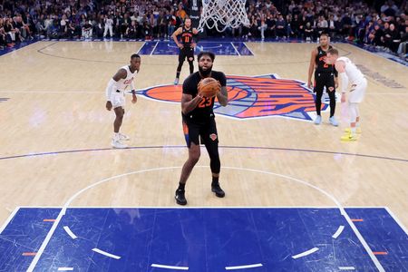 Knicks Center Mitchell Robinson Injures Finger Ahead of NBA Finals