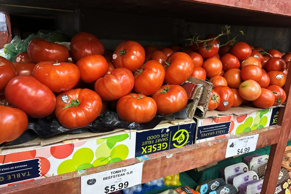 Rising Tomato Costs Hit 40% Increase, Becoming Symbol of Food Affordability Crisis