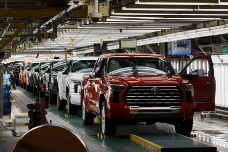 Trump Team Proposes Higher Auto Content Rules in Trade Deal Talks