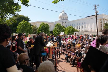 GOP Gains Edge in National Redistricting Battle Ahead of Midterm Elections
